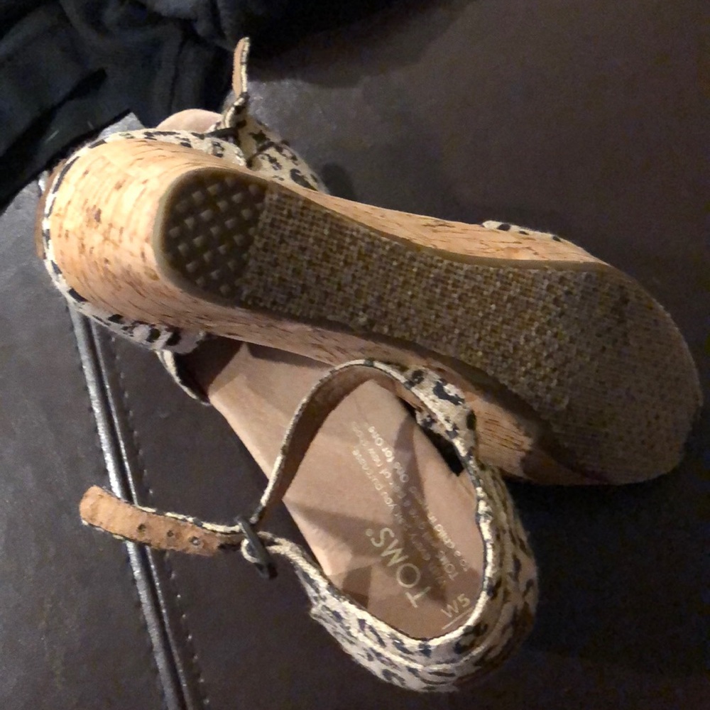 TOMS - Picture 5 of 6